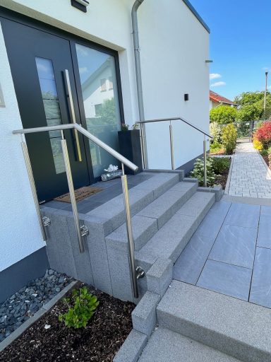 Handläufe aus Edelstahl an Treppen und Zugängen – Projektfoto 9