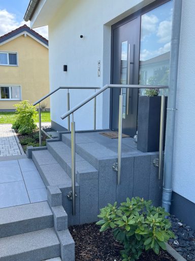 Handläufe aus Edelstahl an Treppen und Zugängen – Projektfoto 11