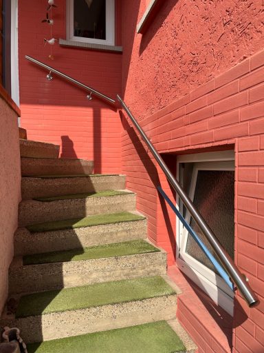 Handläufe aus Edelstahl an Treppen und Zugängen – Projektfoto 4